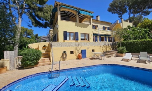 Portals Nous. Magnificent 7 Bedroom Villa In A Central Location With Tourist Rental Licence