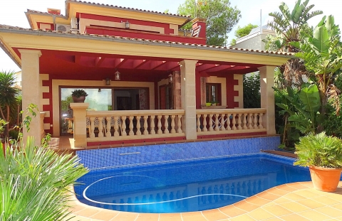 Port Adriano.Charming 4 Bedroom Villa With Pool
