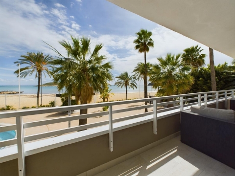 For Sale In the Sol Wavehouse 3 Bedroom Sea View Apartment with Generous Income