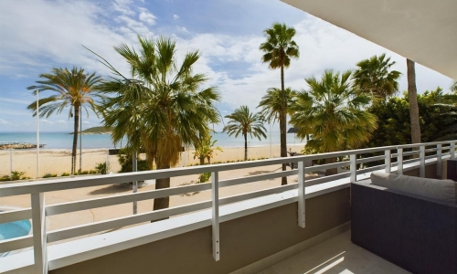 For Sale In the Sol Wavehouse 3 Bedroom Sea View Apartment with Generous Income