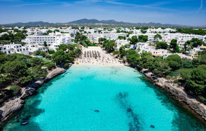 FOR SALE - Cala Dór Bright 1 bedroom apartment with outside terrace