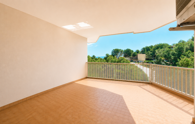 For Sale in Regal Apartments Cala Vinyas 3 Bedroom Property with Parking and Beach Access
