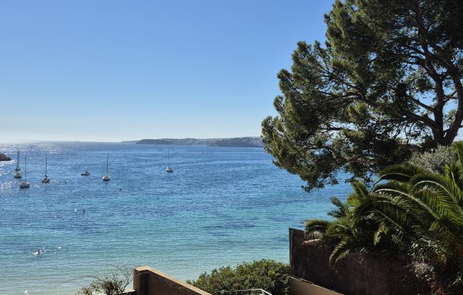 Newly Renovated To High Standard Beach Apartment with Sea View Swimming Pool and Parking