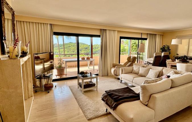 Bendinat - Olinto : 2 Bedroom Luxury Apartment With Sea And Golf Views.