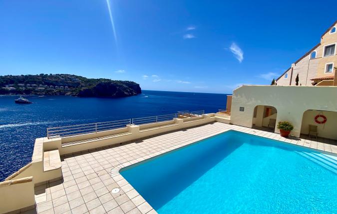 Port Andratx - One bedroom Sea Front Apartment 