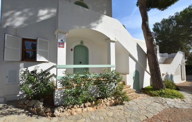 Sol de Mallorca. 4 Bedroom Ibizan Style Villa In Tranquil Location With Guest Apartment