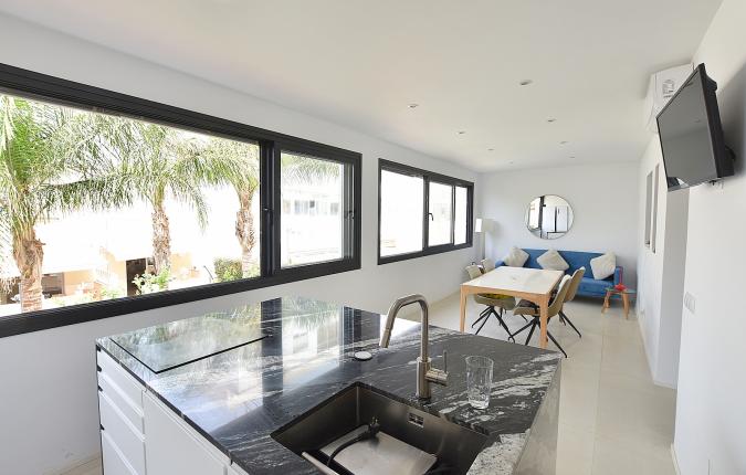 Opportunity To Purchase A Reformed 2 Bedroom Turnkey Apartment in Es Molinar / Portixol