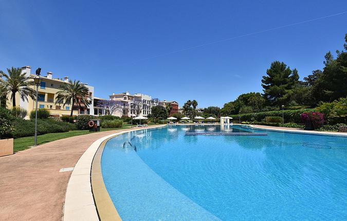 For Sale in Bendinat Ses Oliveres - Spacious 2 Bedroom Apartment