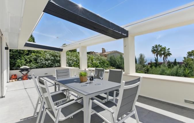 Cas Catala: 3 Bedroom Sea View Apartment With Private Garden and Pool