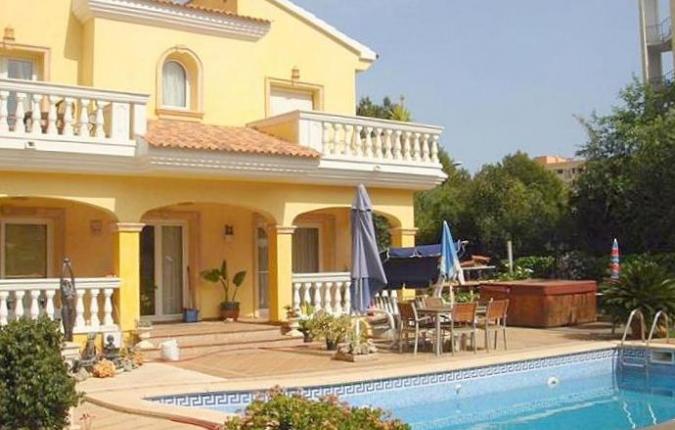 Palmanova. Fabulous 6 Bedroom Villa With Pool