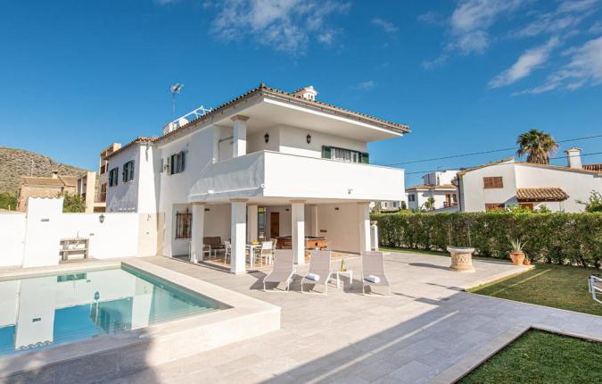 Puerto Pollenca 4 Bedroom Villa with Holiday Licence and Swimming Pool